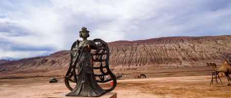 吐鲁番汽车品质一日游 坎儿井、火焰山、火焰山大峡谷、葡萄庄园 